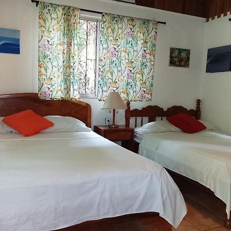 Mal Pais Surf Camp Ξενοδοχείο Playa Santa Teresa  Εξωτερικό φωτογραφία