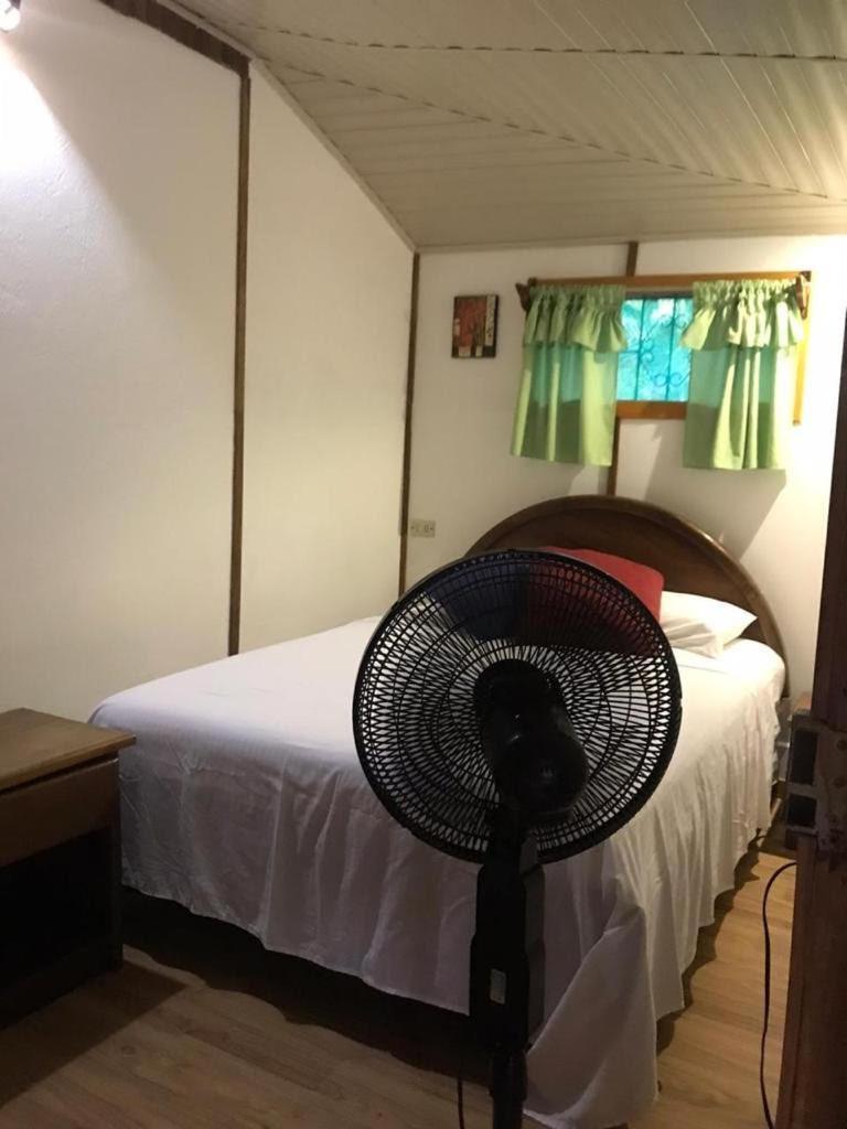 Mal Pais Surf Camp Ξενοδοχείο Playa Santa Teresa  Εξωτερικό φωτογραφία