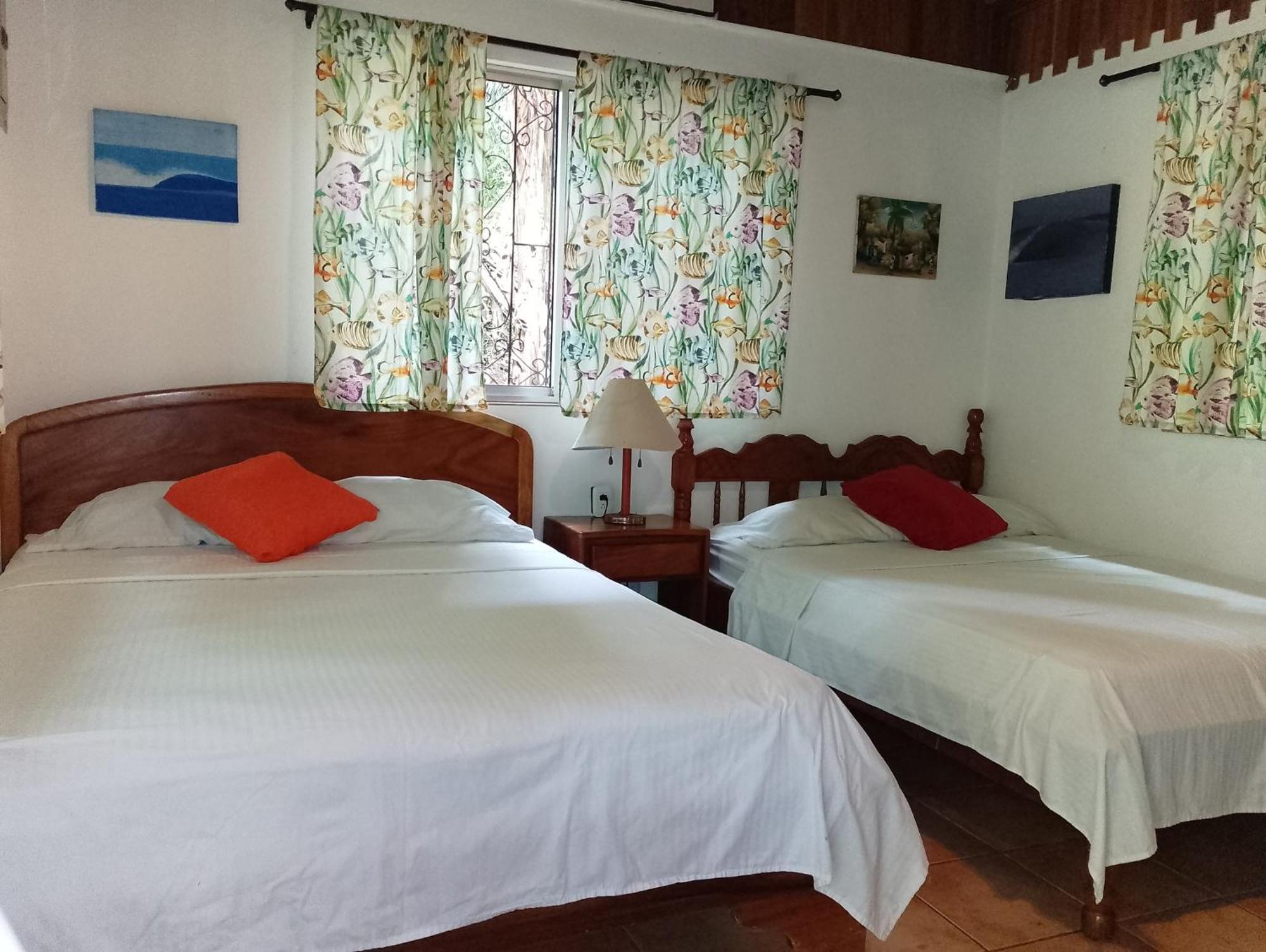 Mal Pais Surf Camp Ξενοδοχείο Playa Santa Teresa  Εξωτερικό φωτογραφία